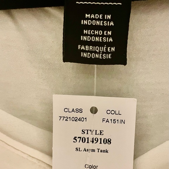 White House Black Market: White Asymmetrical Tank with cute chiffon hem. - Picture 7 of 9